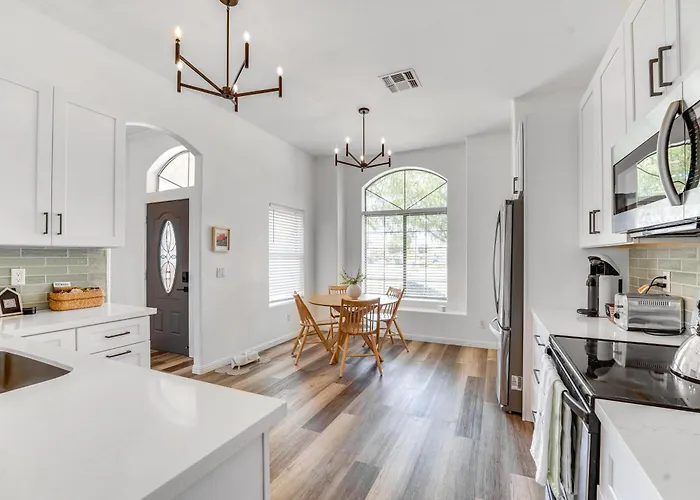 Heated Pool, Furnished Patio! Getaway