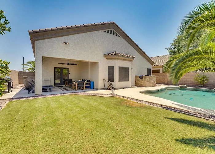 Heated Pool, Furnished Patio! Getaway Holiday home